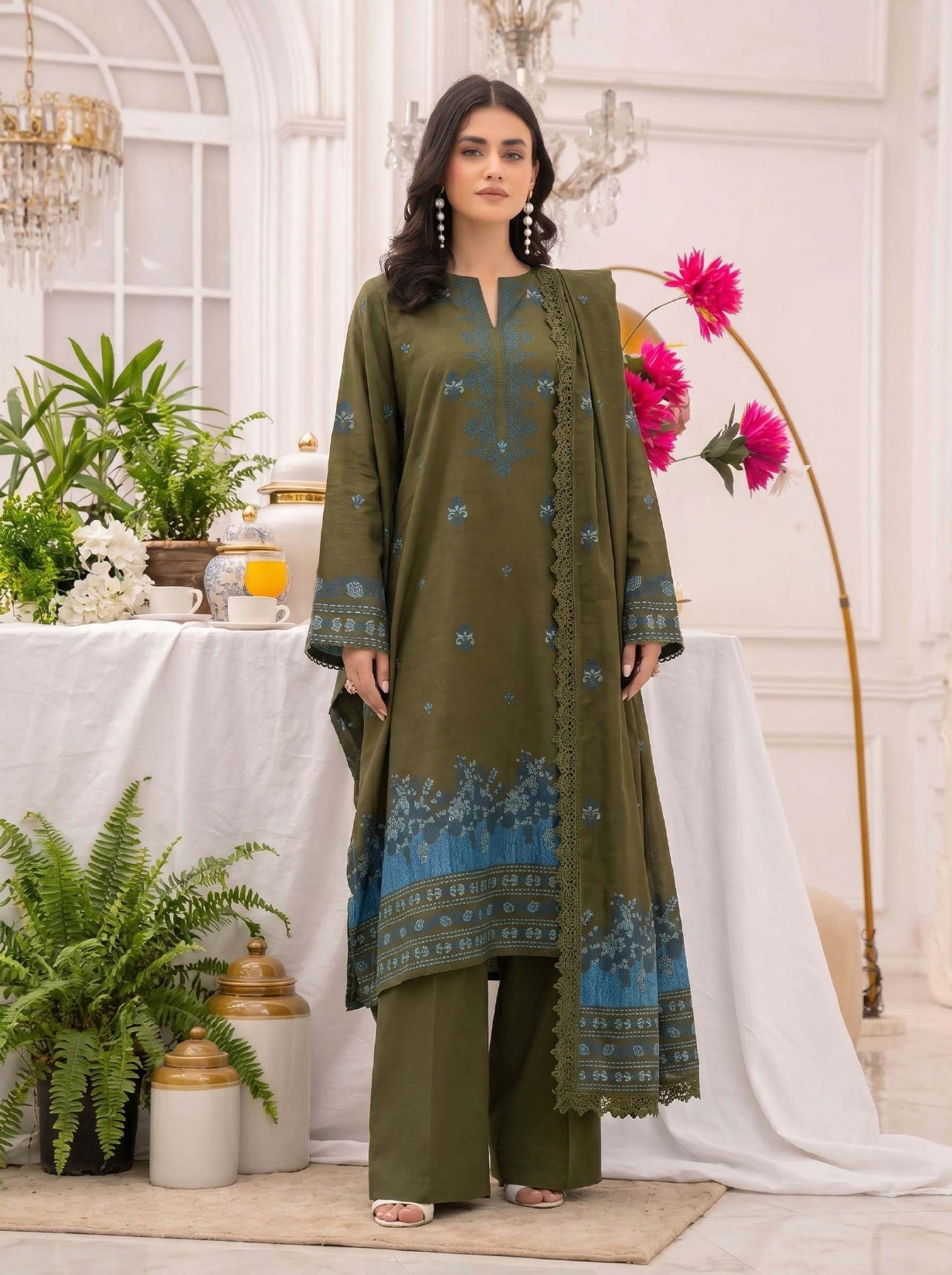 3PC UN-STITCHED JACQUARD BAROSHA LAWN D-4